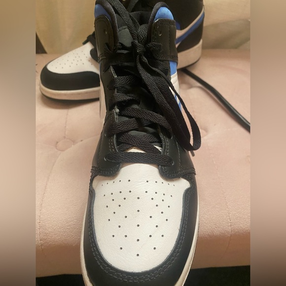 Blue, black, and white air jordan 1's - Picture 9 of 13